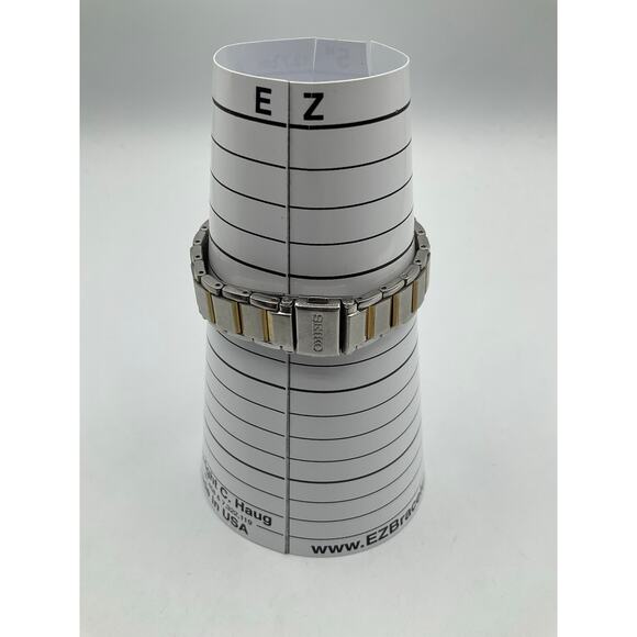 Seiko Solar Women White Mother of Pearl Dial 10ATM, 8mm Watch, Sz 6” - Picture 7 of 9